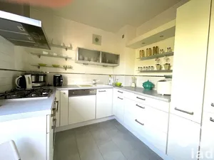 Apartment in Aix-en-Provence (13290)