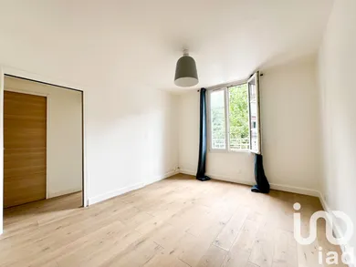 Apartment at Issy-les-Moulineaux (92130)