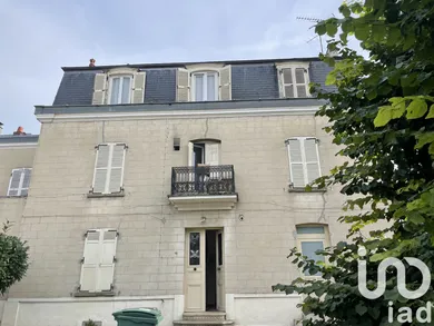 Building at Mantes-la-Jolie (78200)