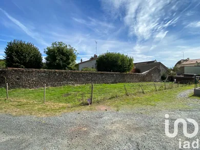 Terrain à bâtir à Les Herbiers (85500)