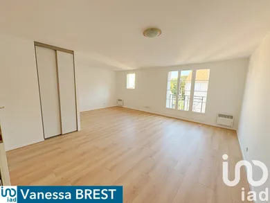 Apartment at Longjumeau (91160)