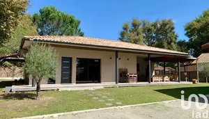 House at Salles (33770)