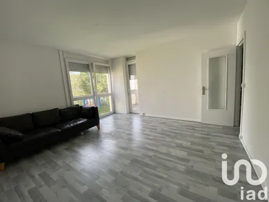 Apartment in Avon (77210)