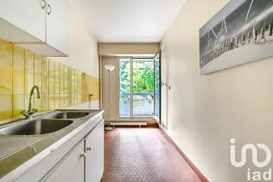 Apartment in Paris (75019)