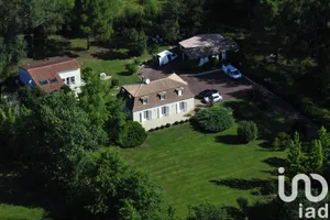 Mansion at Le Fleix (24130)