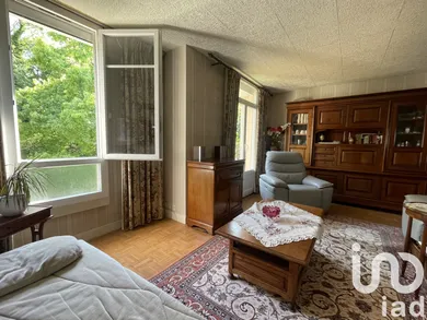 Apartment in Yerres (91330)