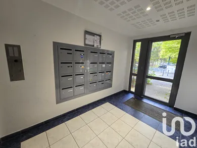 Apartment in Chanteloup-les-Vignes (78570)