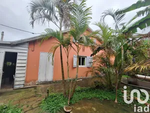 House at Les Makes (97421)