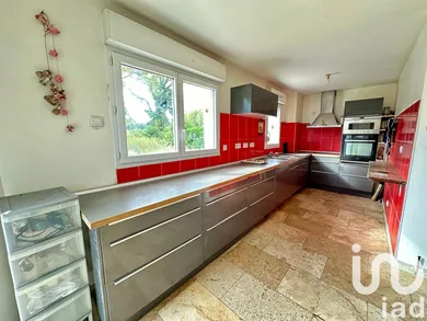 Detached house in Vézaponin (02290)