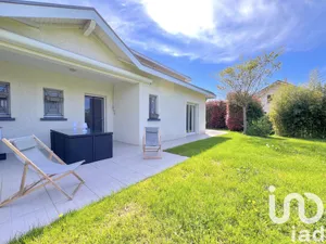 Architectural house at La Buisse (38500)