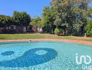 Traditional house at Cuers (83390)