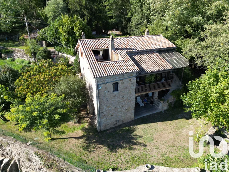 Maison 10 pièces 220 m² · à Vinezac · 220 m² · 450 000 €