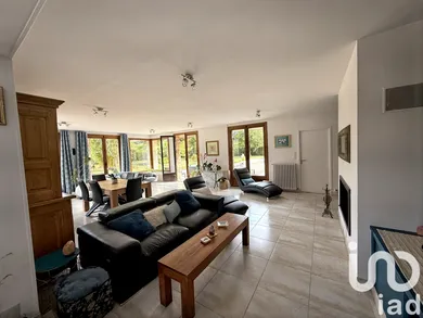 House at Le Vaudreuil (27100)