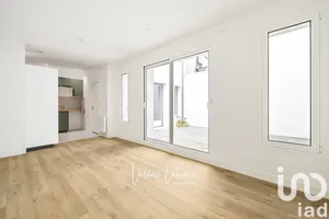 Apartment at Paris (75011)