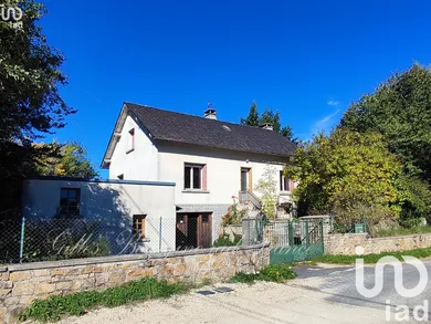 Maison à Peyre en Aubrac (48130)