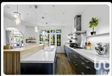 Architectural house at Le Raincy (93340)