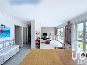 Apartment at Bois-d'Arcy (78390)