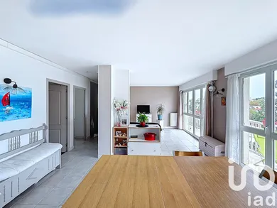 Apartment at Bois-d'Arcy (78390)