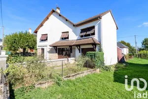 House at Ussel (19200)