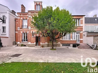 Mansion at Saint-Maurice (94410)