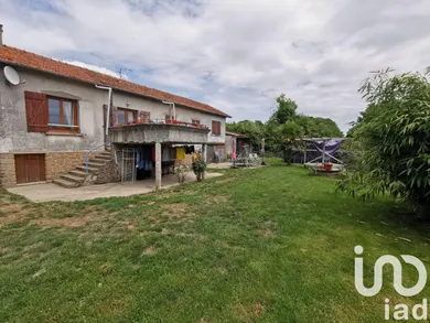 Building in Mouroux (77120)