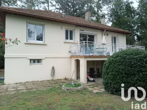 Detached house at Vallon-en-Sully (03190)