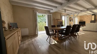 Architectural house in Loire-Authion (49800)