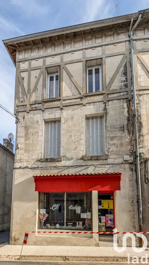 Immeuble à Châteauneuf-sur-Charente (16120)