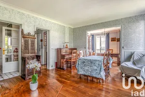 Apartment in Paris (75015)