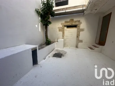 Apartment at Saint-Gilles (30800)