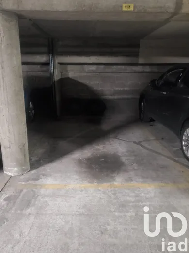 Parking à Paris (75020)