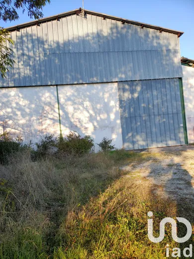 Immeuble à Bréville (16370)