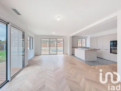 House at Saint-Médard-en-Jalles (33160)