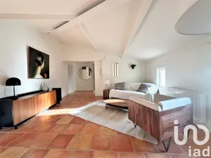 Apartment in Uzès (30700)