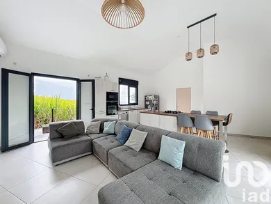 House at Saint-Pierre (97410)