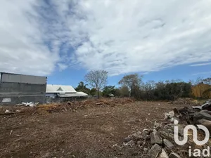 Land at Saint-Pierre (97432)