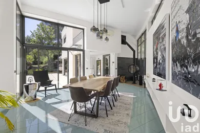 Architectural house at Aix-en-Provence (13100)