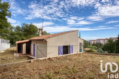 House at Le Luc (83340)