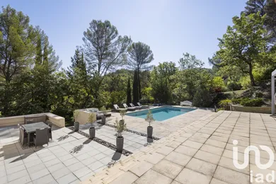 Architectural house at Aix-en-Provence (13100)