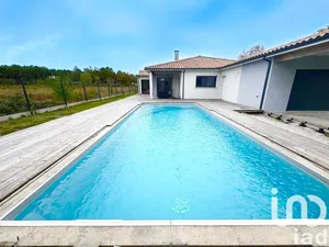 Traditional house at Cabanac-et-Villagrains (33650)