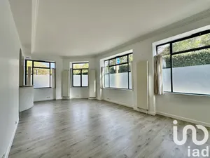 Duplex at Courbevoie (92400)