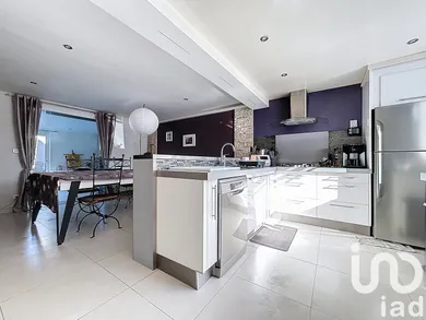 Maison traditionnelle à Évry-Courcouronnes (91080)