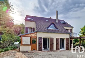 Traditional house at Rungis (94150)