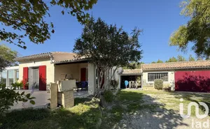 House at Sablet (84110)