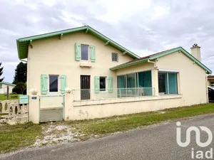 Maison de village à Hinx (40180)