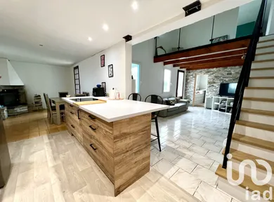 Maison de village à Hinx (40180)