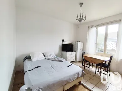 Apartment in Fontenay-sous-Bois (94120)