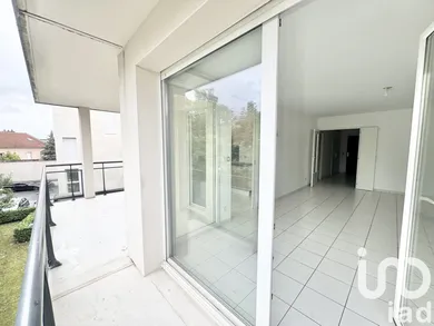 Apartment at Reims (51100)