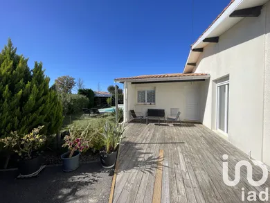 House at Belin-Béliet (33830)