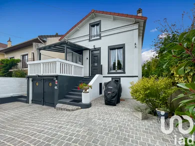 Traditional house at Montfermeil (93370)